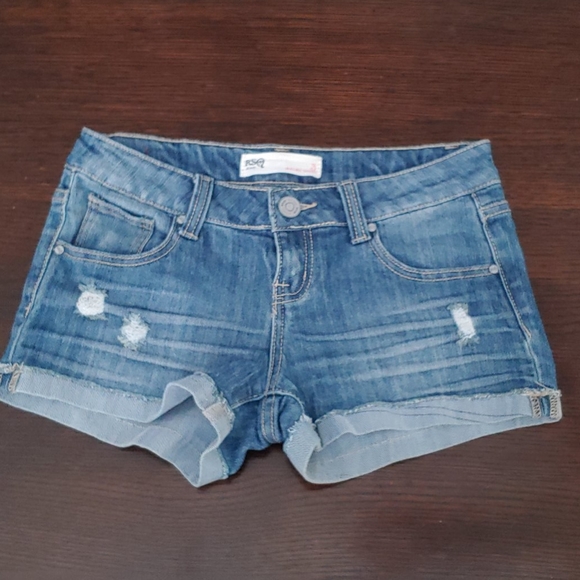 RSQ Pants - RSQ malibu denim shorts